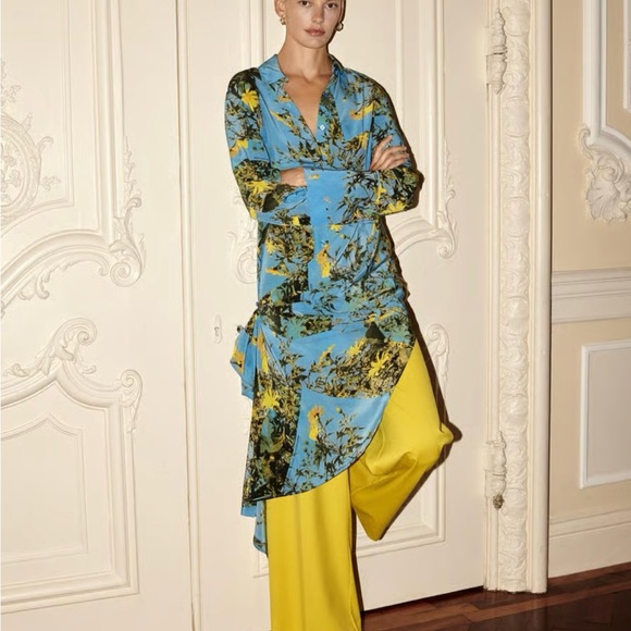 Topshop Dresses & Skirts - TOPSHOP floral Shirt Dress